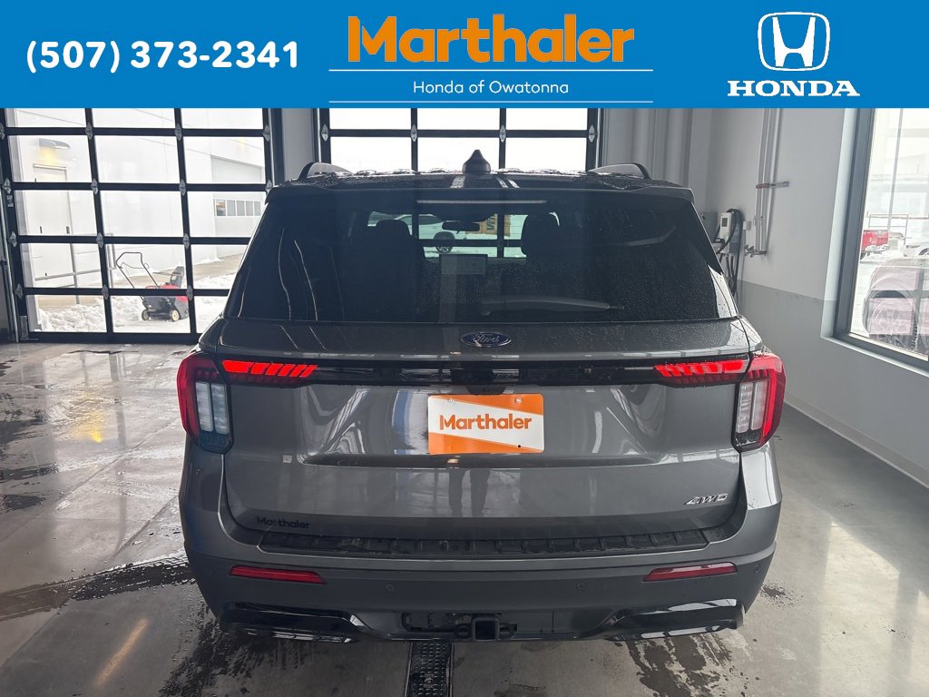 Used 2025 Ford Explorer ST-Line image 4