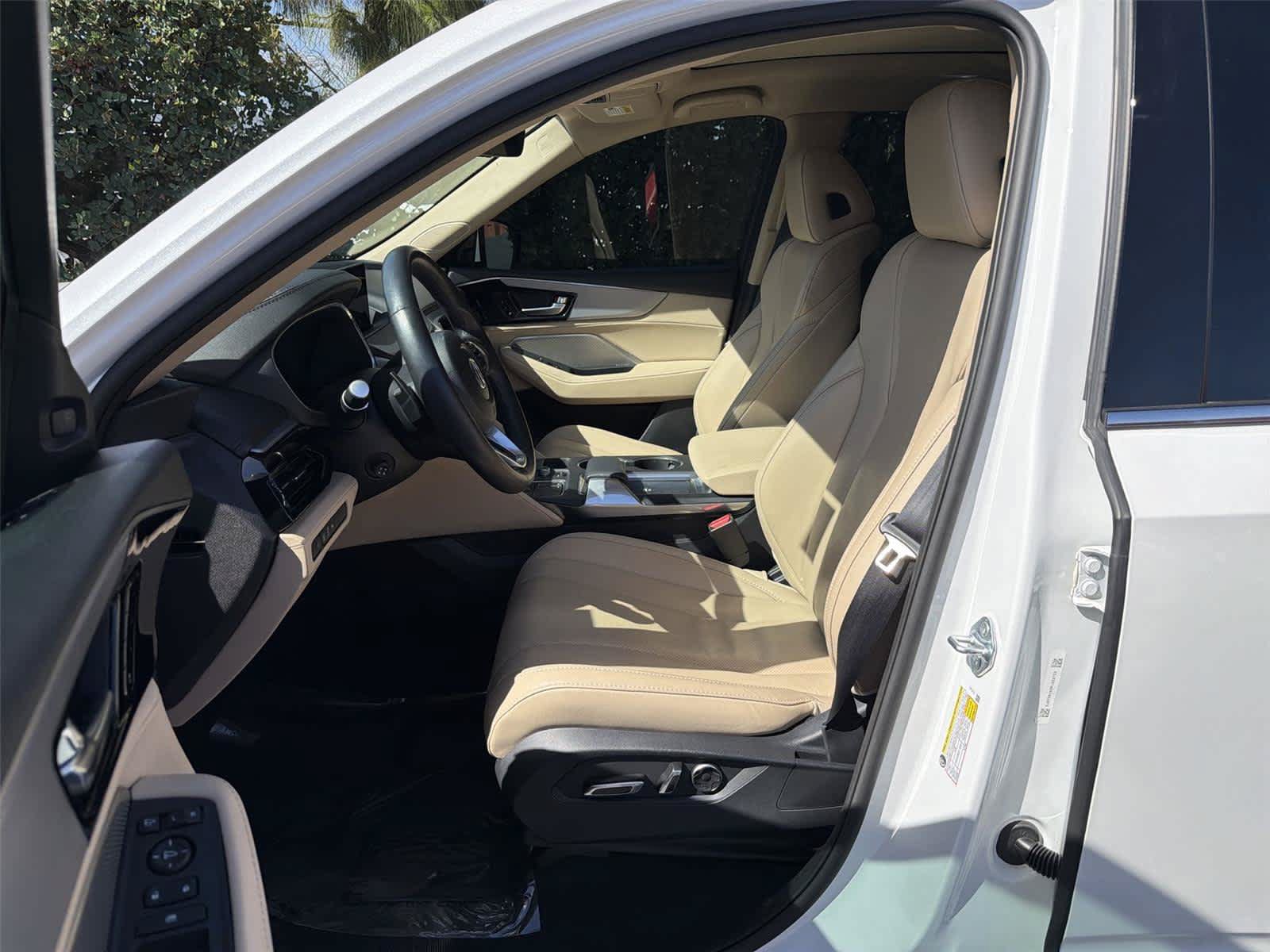 Used 2023 Acura MDX w/ Technology Package FWD image 12
