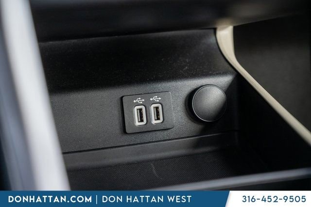 Used 2020 Ford Fusion SE w/ Fleet SE Value Package image 12