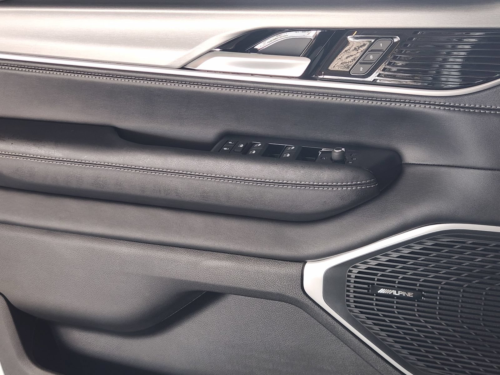 New 2026 Jeep Grand Wagoneer 4WD image 18