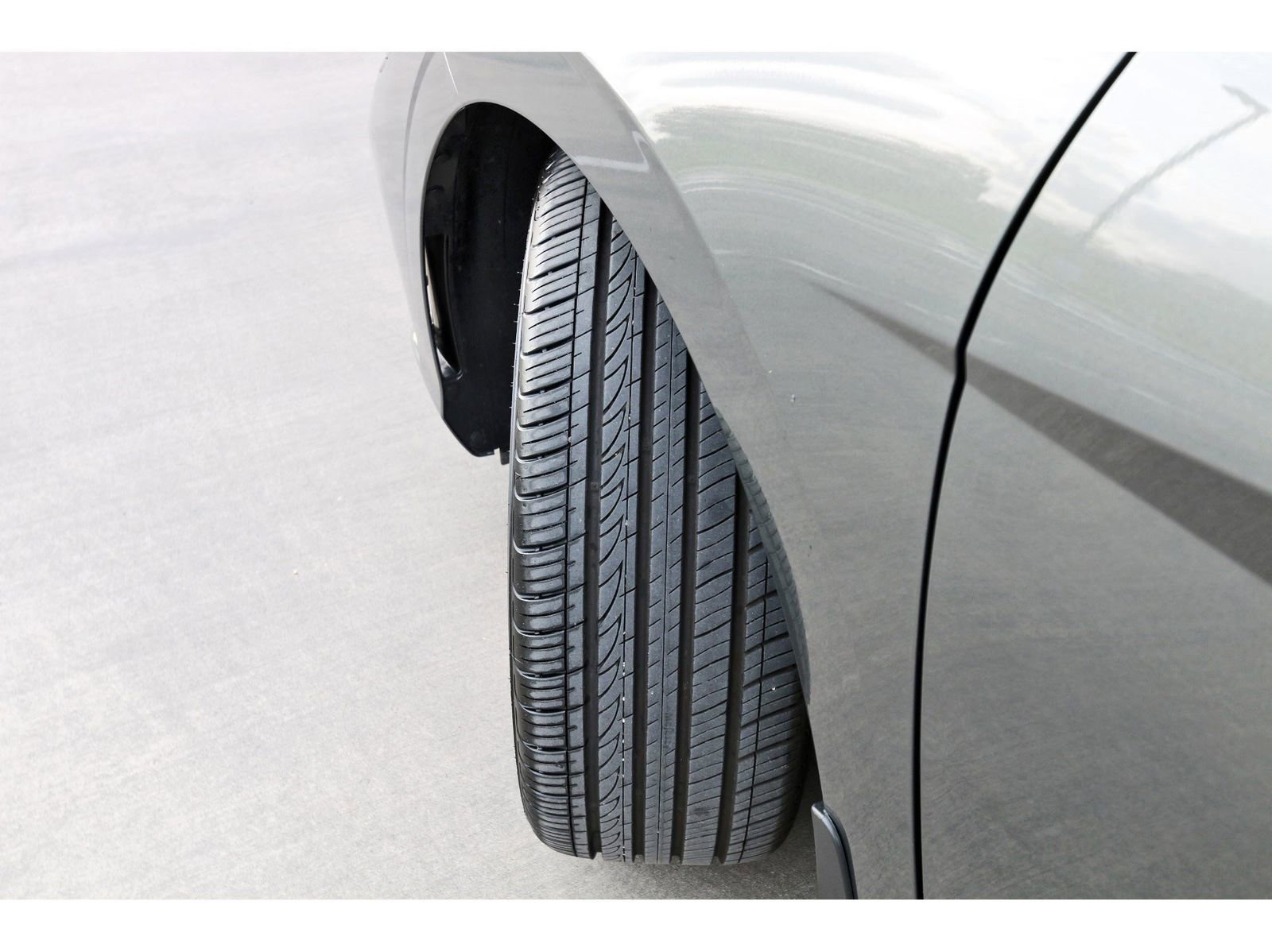 Certified 2025 Hyundai Elantra Sport FWD image 30