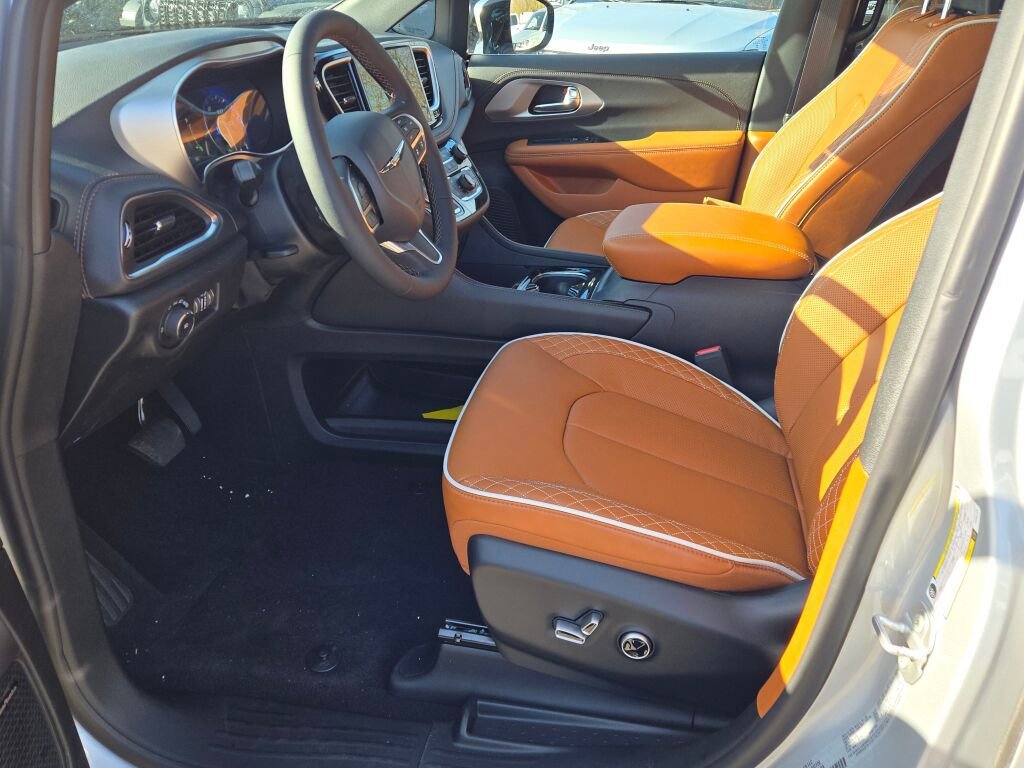 New 2026 Chrysler Pacifica Pinnacle AWD/4WD image 19