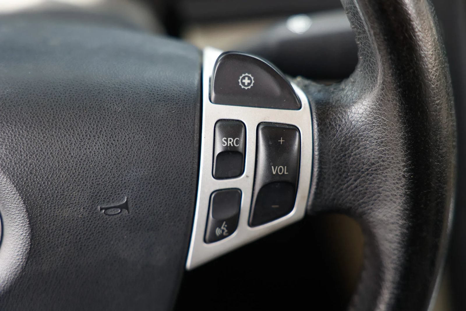 Used 2004 Saab 9-3 Aero FWD image 25