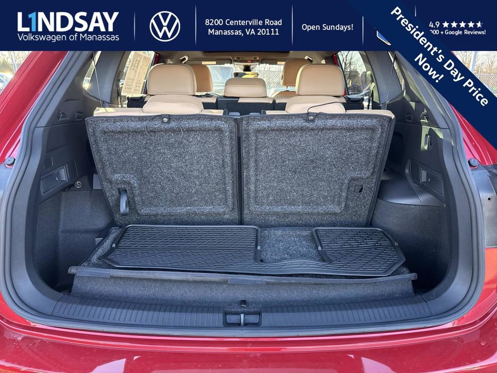 Used 2024 Volkswagen Tiguan SE R-Line image 11