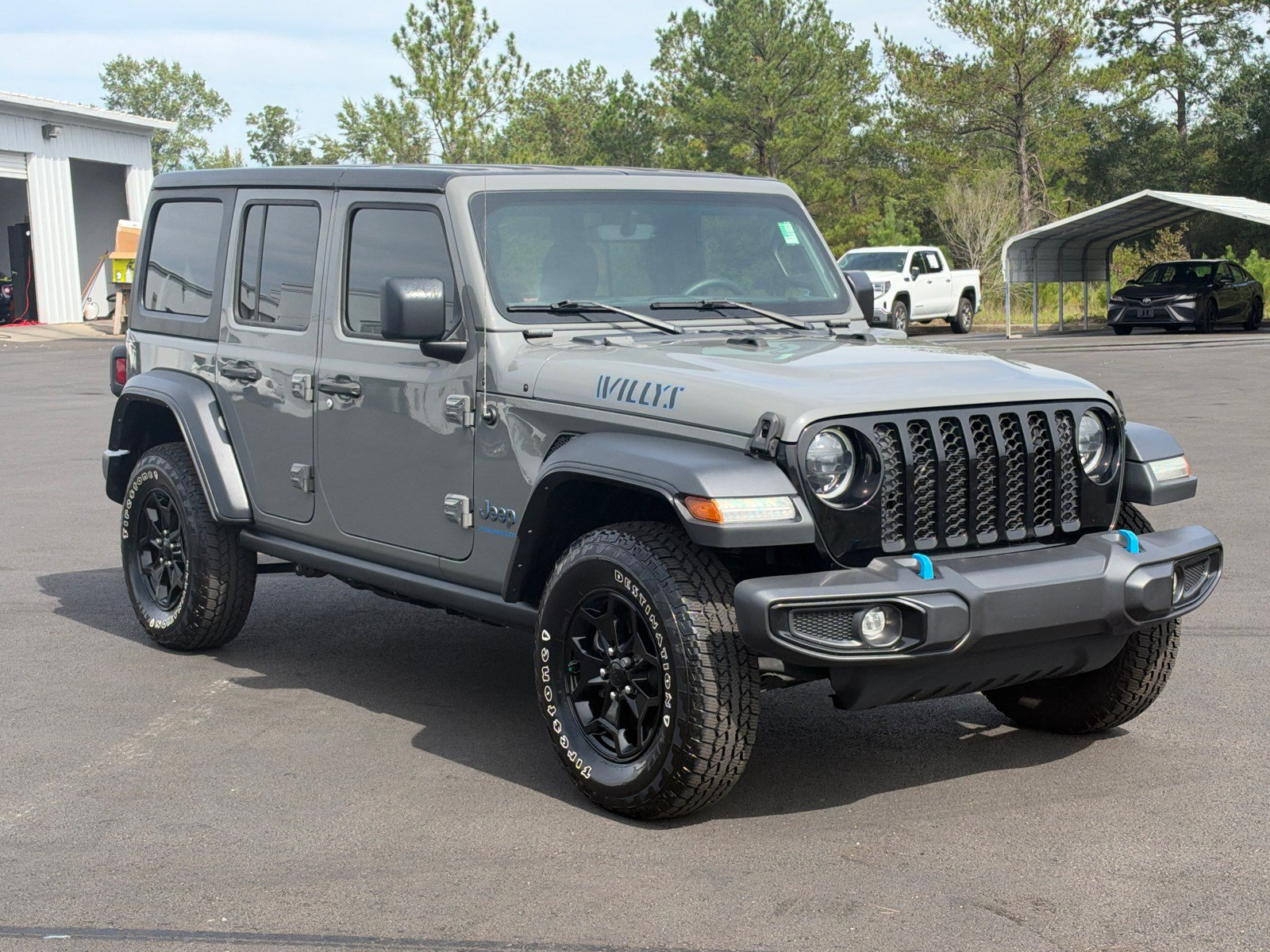Used 2023 Jeep Wrangler Unlimited w/ 8.4" Radio Group AWD/4WD image 3