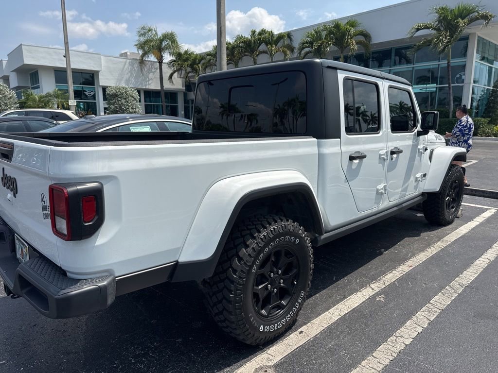 Used 2022 Jeep Gladiator Sport AWD/4WD image 12
