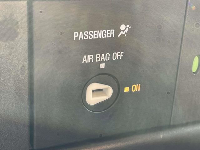 Used 2022 Chevrolet Express 2500 w/ Driver Convenience Package image 18