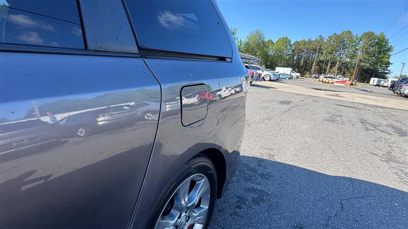 Used 2011 Toyota Sienna SE w/ Preferred Pkg FWD image 16