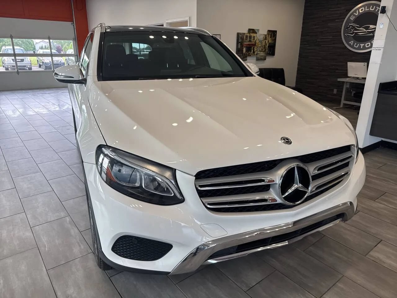 Used 2018 Mercedes-Benz GLC 300 4MATIC w/ Premium Package image 6