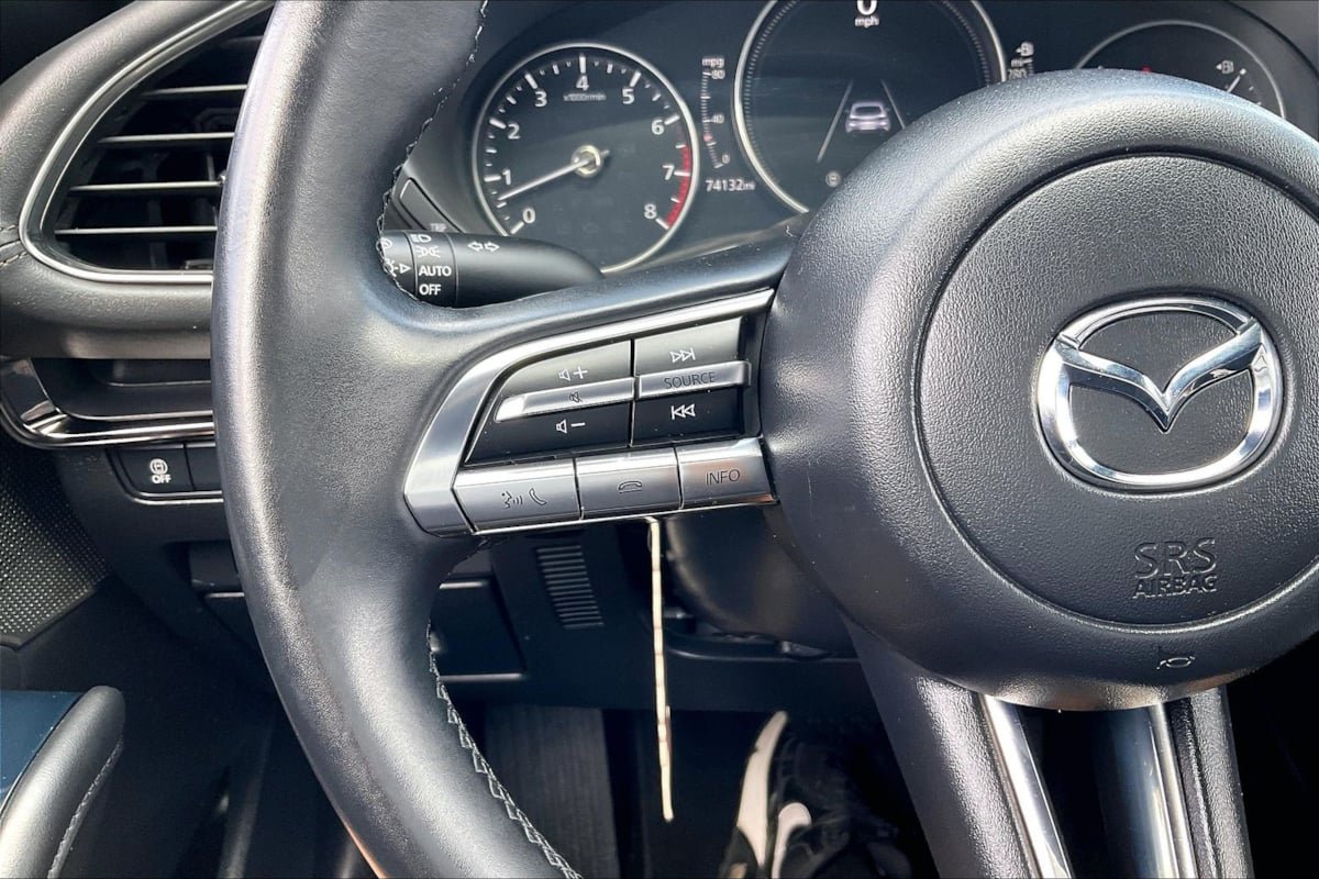 Used 2021 MAZDA MAZDA3 s FWD image 18