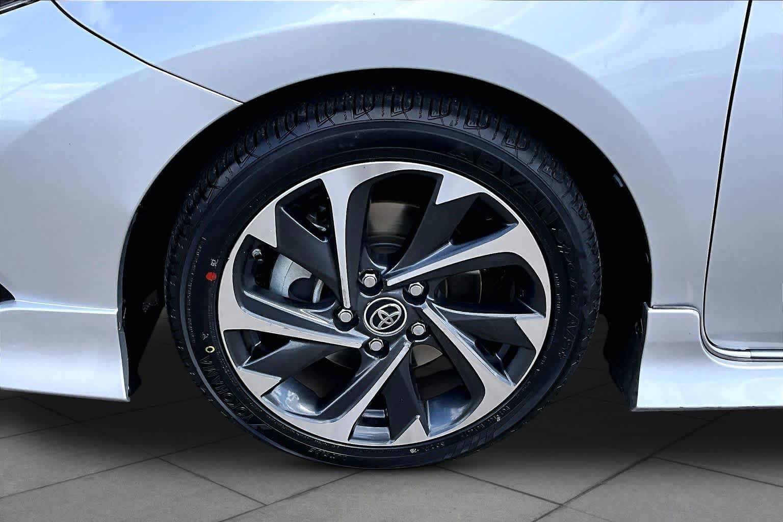 Certified 2018 Toyota Corolla iM FWD image 10