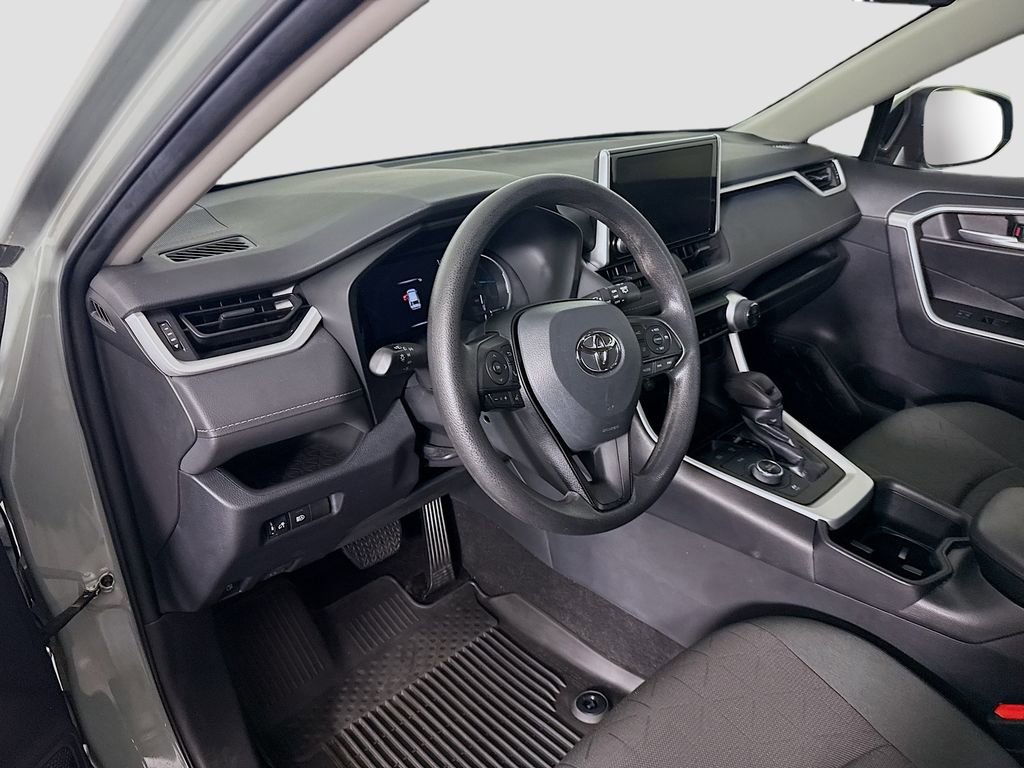 Used 2023 Toyota RAV4 XLE image 9