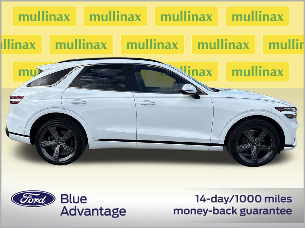 Used 2023 Genesis GV70 2.5T w/ Sport Prestige Package AWD/4WD image 2