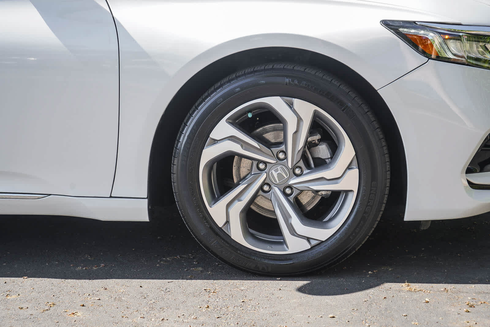 Used 2018 Honda Accord EX image 9