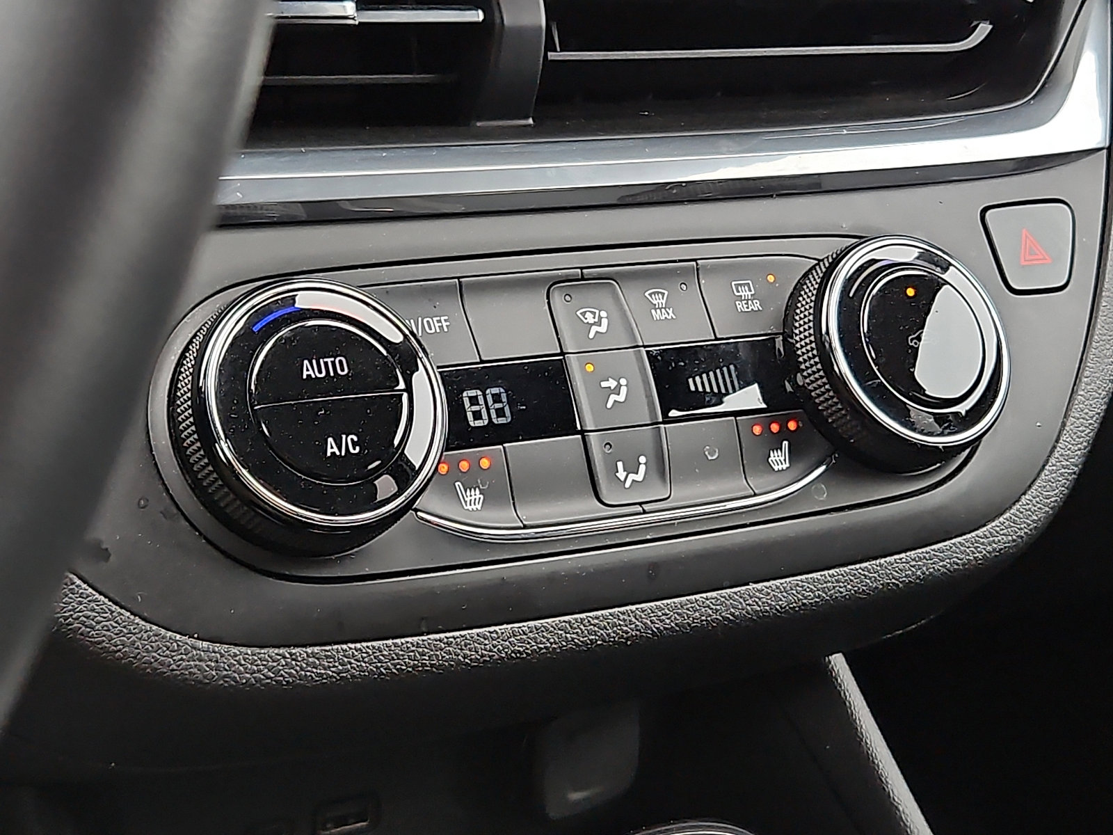 Certified 2024 Buick Envista Preferred w/ Convenience I Package image 15