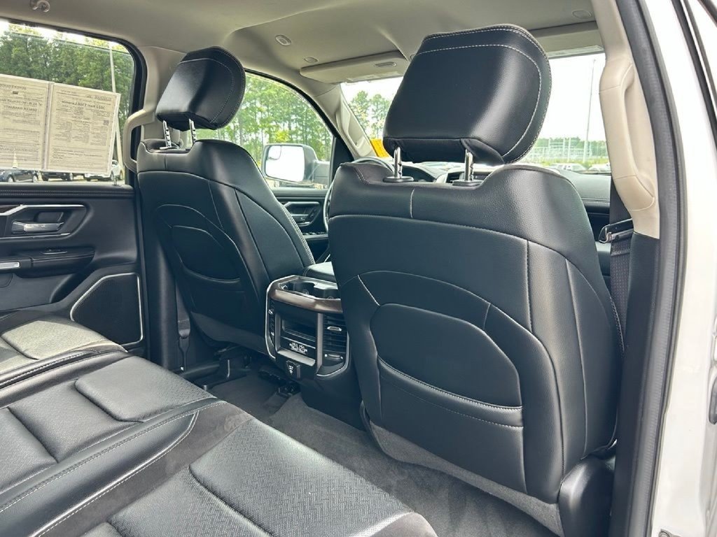 Used 2022 RAM 1500 Laramie AWD/4WD image 17