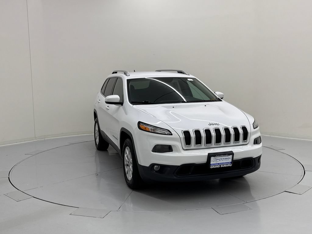 Used 2015 Jeep Cherokee Latitude w/ Cold Weather Group AWD/4WD image 7
