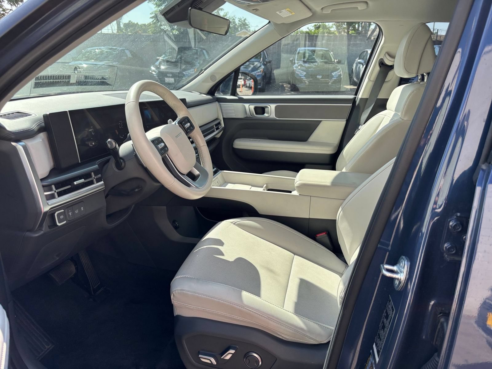 Used 2025 Hyundai Santa Fe SEL FWD image 27
