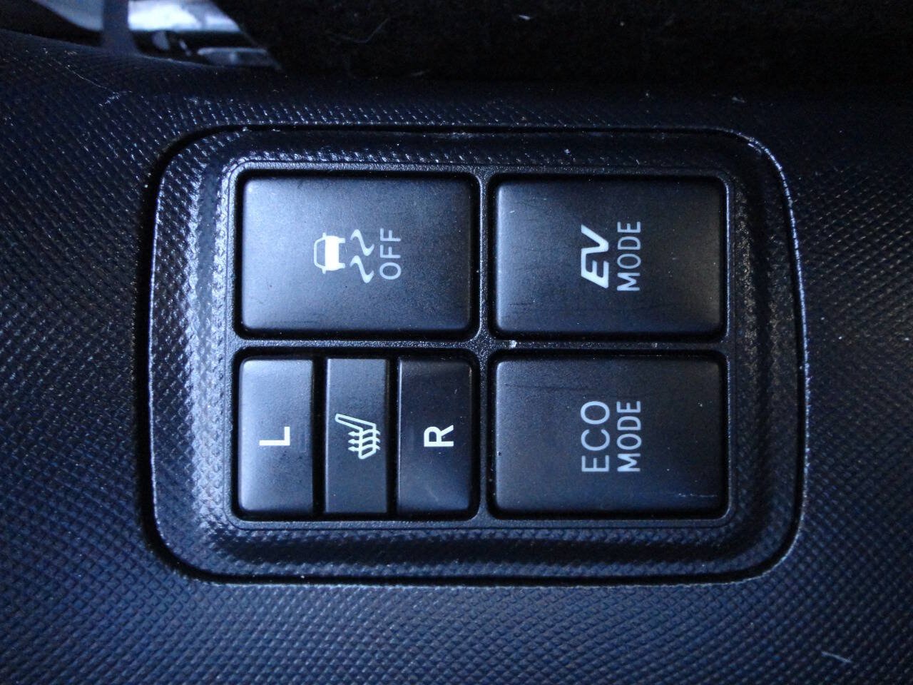 Used 2017 Toyota Prius C Four FWD image 23