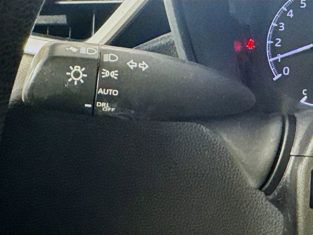 Used 2020 Toyota Corolla LE FWD image 12