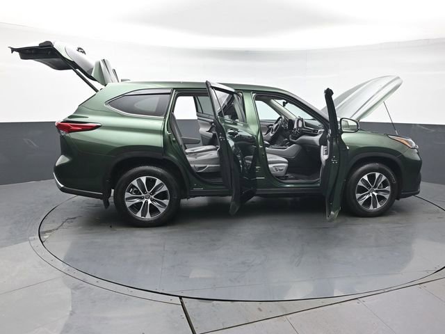 Certified 2023 Toyota Highlander XLE image 59