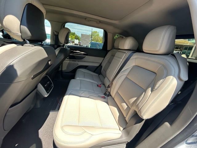 New 2025 Lincoln Nautilus Premier w/ Equipment Group 102A image 18