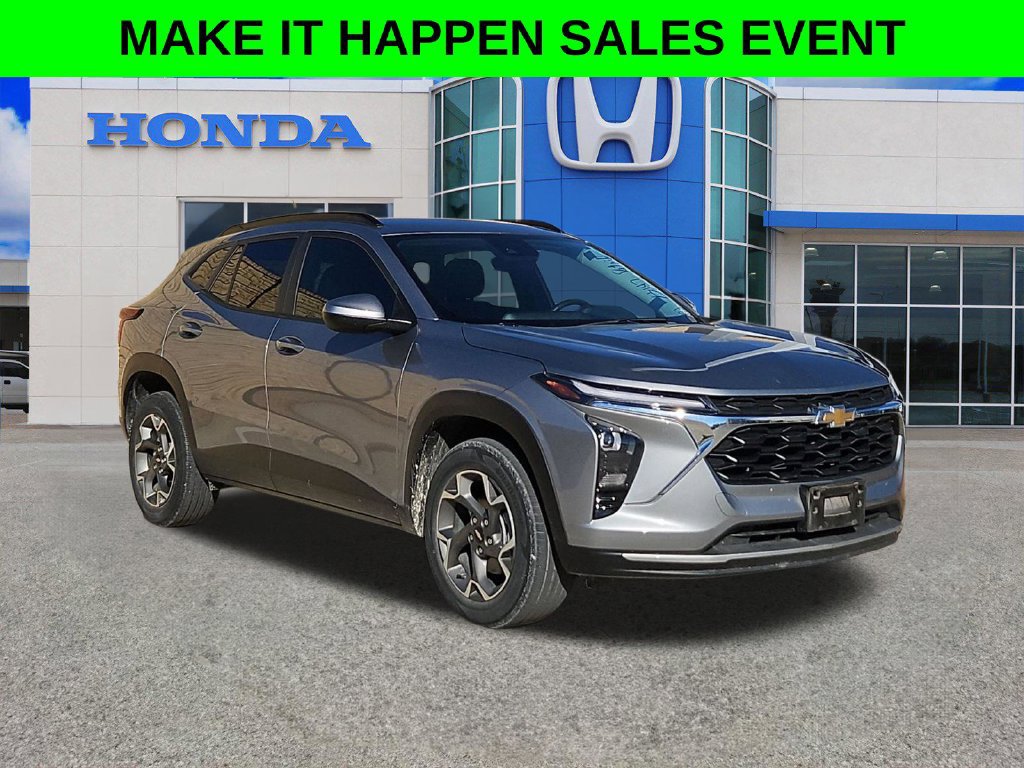 Used 2024 Chevrolet Trax LT w/ Driver Confidence Package FWD image 14