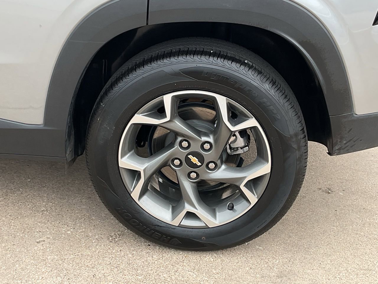 Used 2025 Chevrolet Trax LT image 8