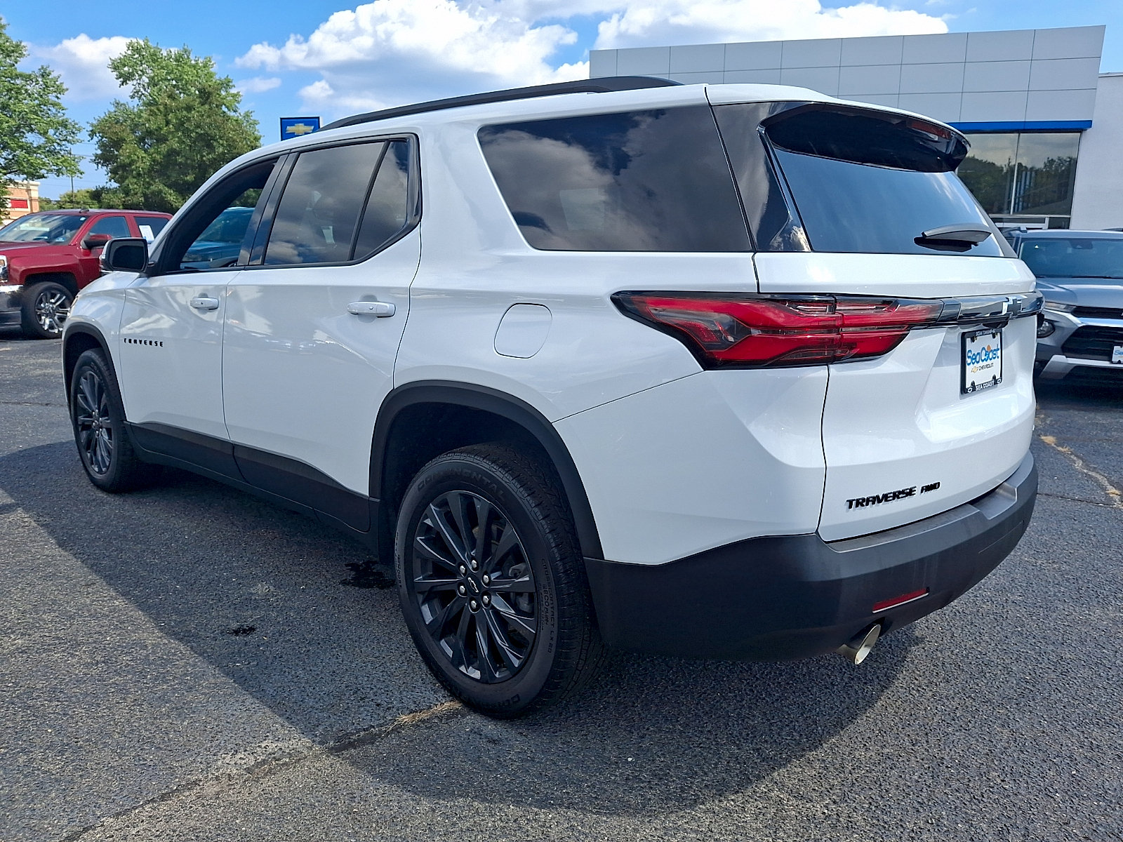Used 2023 Chevrolet Traverse RS w/ LPO, Floor Liner Package AWD/4WD image 4