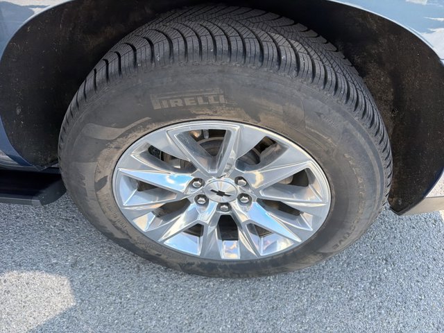 Used 2025 Chevrolet Tahoe High Country AWD/4WD image 12