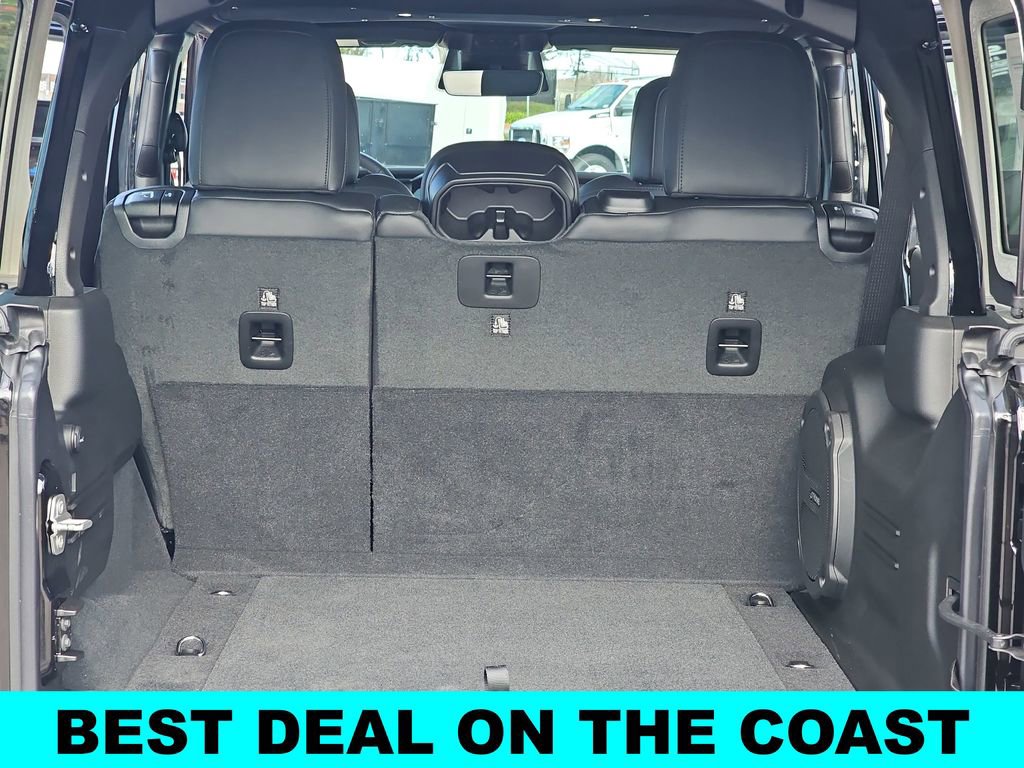 New 2026 Jeep Wrangler Unlimited Rubicon w/ Steel Bumper Group image 12