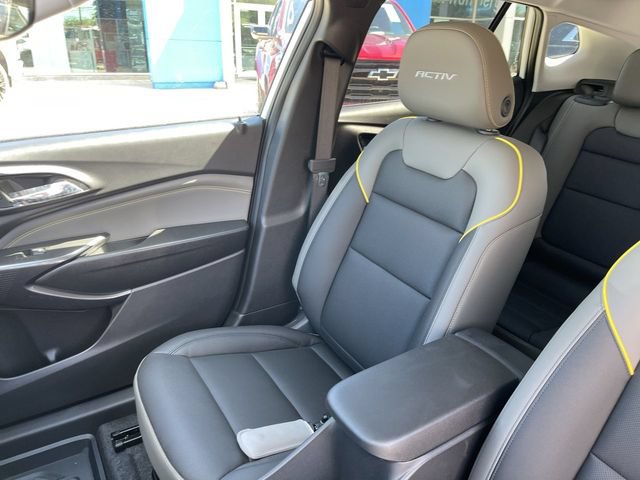 New 2026 Chevrolet Trax ACTIV w/ Sunroof Package FWD image 24