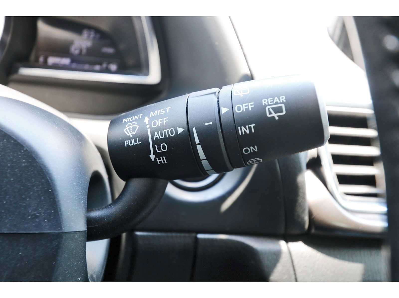Used 2018 MAZDA MAZDA3 Grand Touring w/ Premium Equipment Package FWD image 18