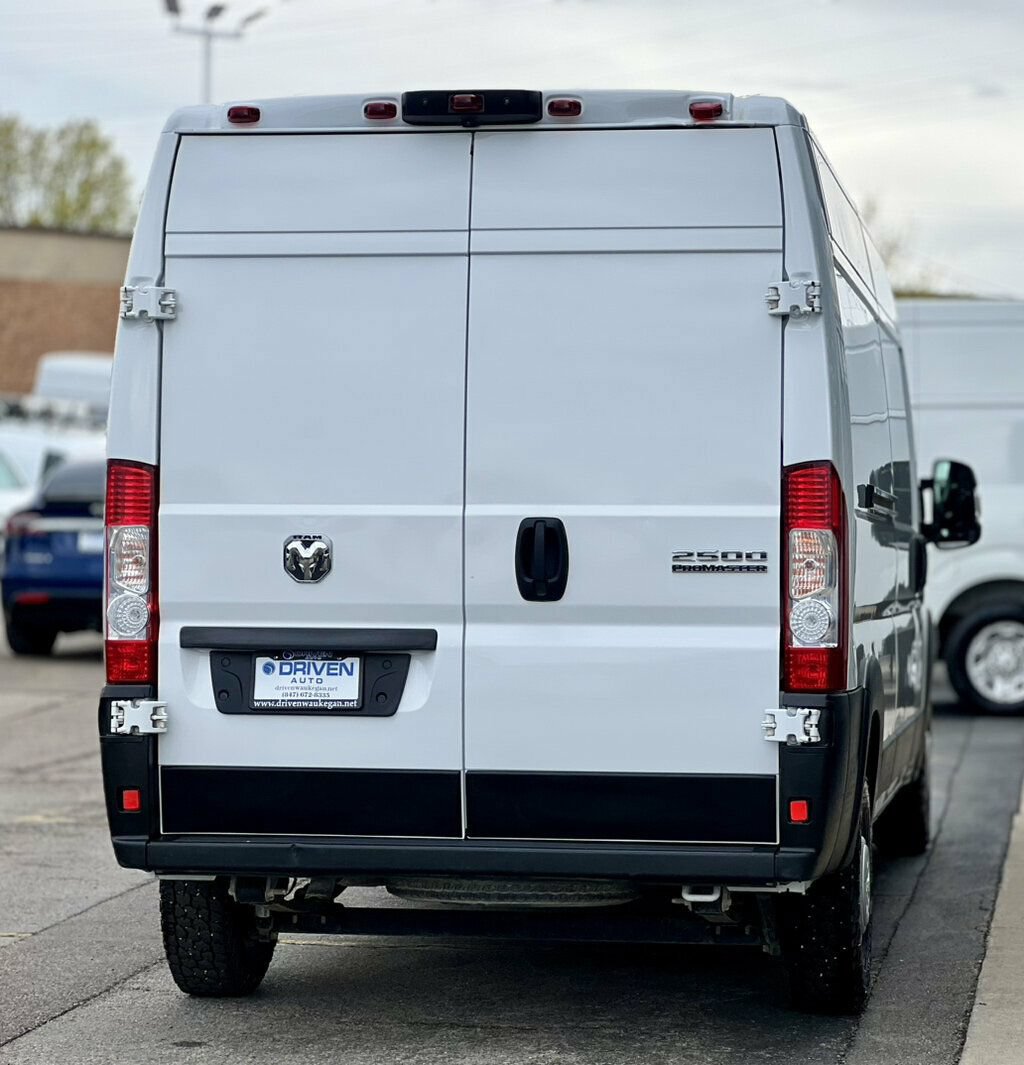 Used 2025 RAM ProMaster 2500 w/ Convenience Group FWD image 5