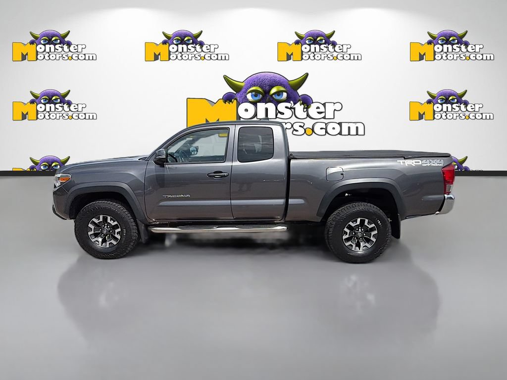 Used 2017 Toyota Tacoma TRD Off-Road AWD/4WD image 8