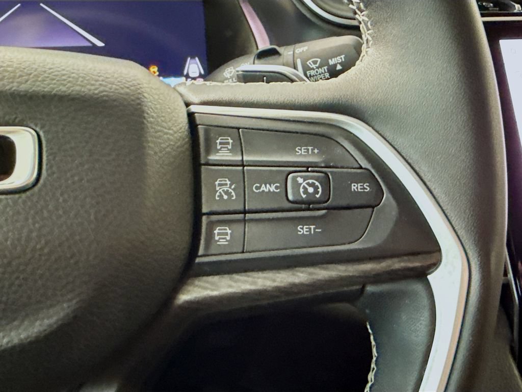 Used 2023 Jeep Grand Cherokee Limited RWD image 12