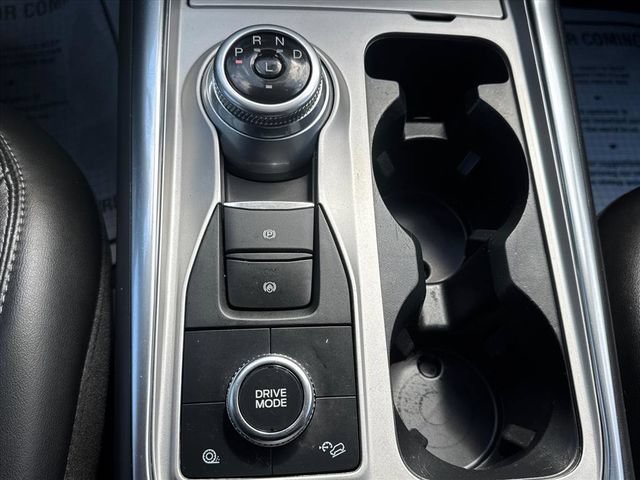 Used 2022 Ford Explorer XLT w/ Equipment Group 202A AWD/4WD image 22