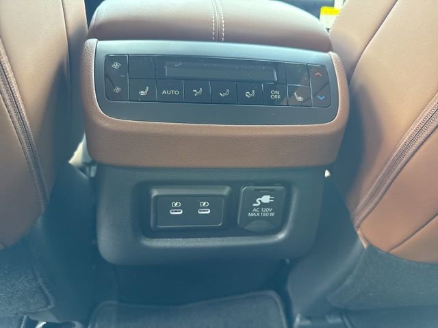New 2026 Nissan Pathfinder Platinum AWD/4WD image 14