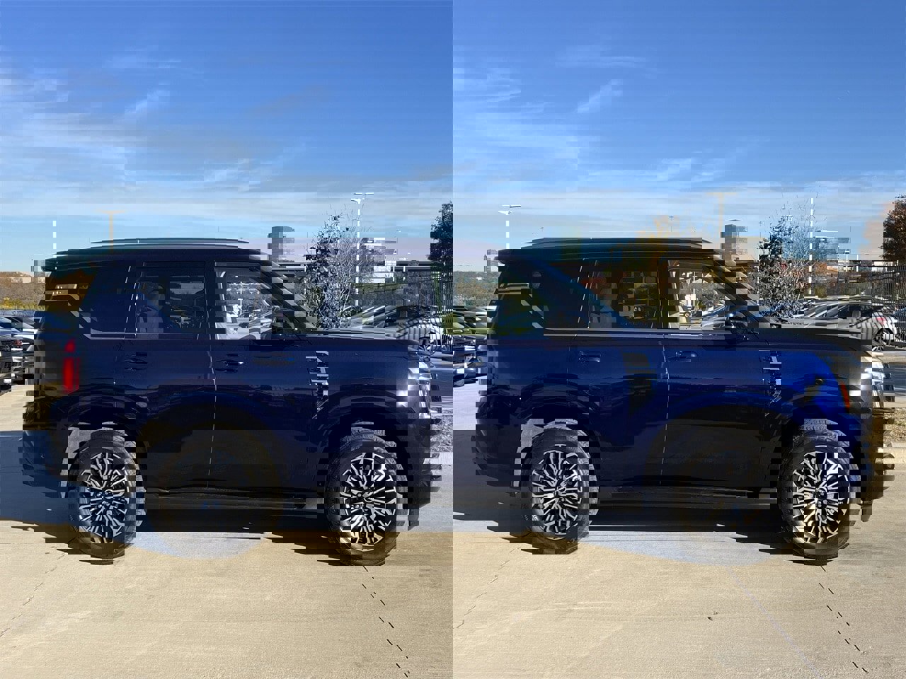 Certified 2025 Nissan Armada Platinum image 3