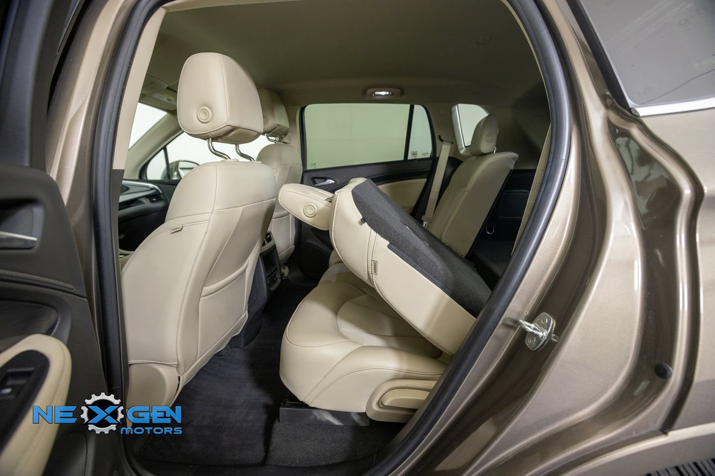 Used 2018 Buick Envision Preferred FWD image 27