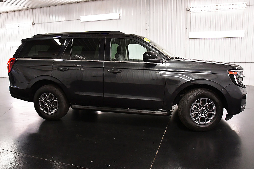 Used 2025 Ford Expedition Active AWD/4WD image 8