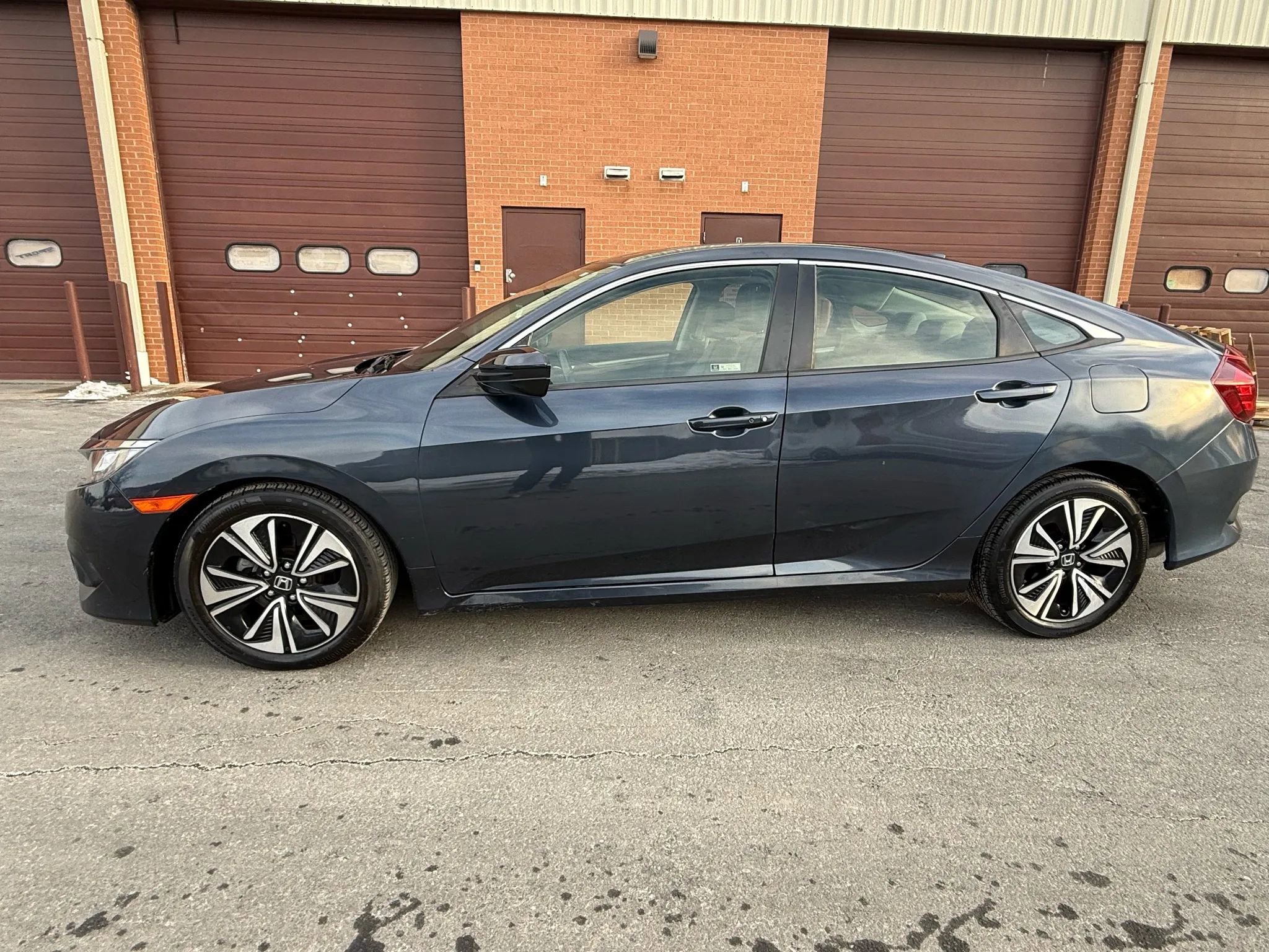 Used 2018 Honda Civic EX-L image 8