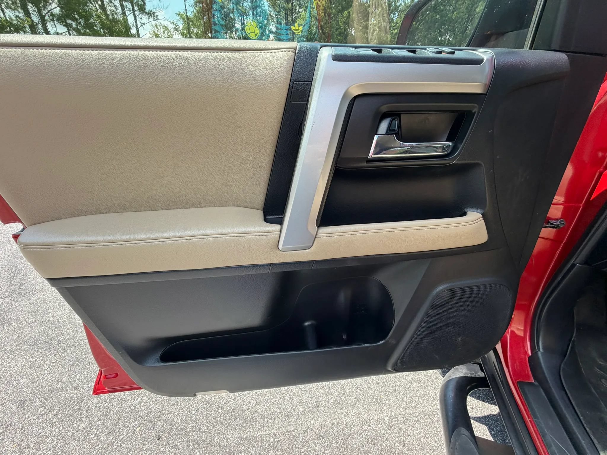 Used 2016 Toyota 4Runner SR5 AWD/4WD image 15