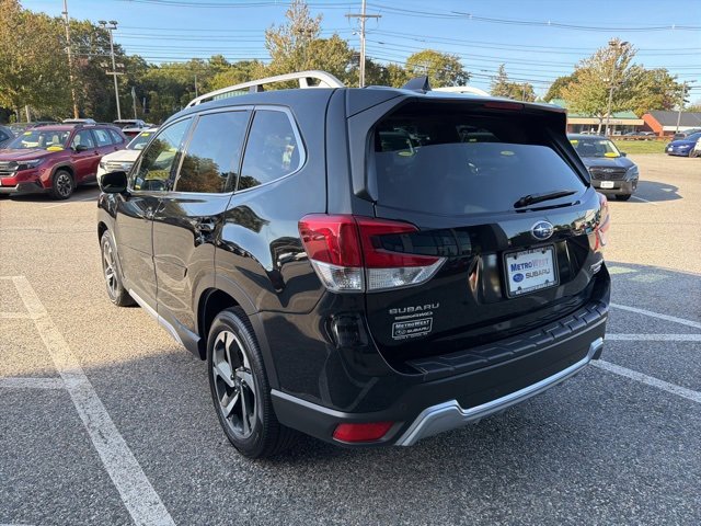 Used 2023 Subaru Forester Touring image 6