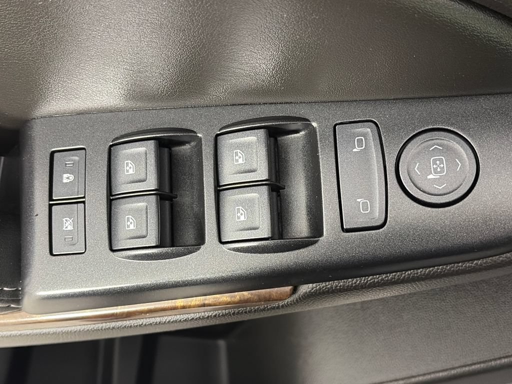 Used 2017 Chevrolet Suburban LS AWD/4WD image 25