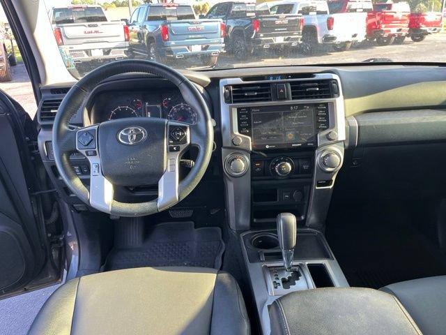 Used 2022 Toyota 4Runner SR5 Premium w/ Moonroof Package RWD image 17