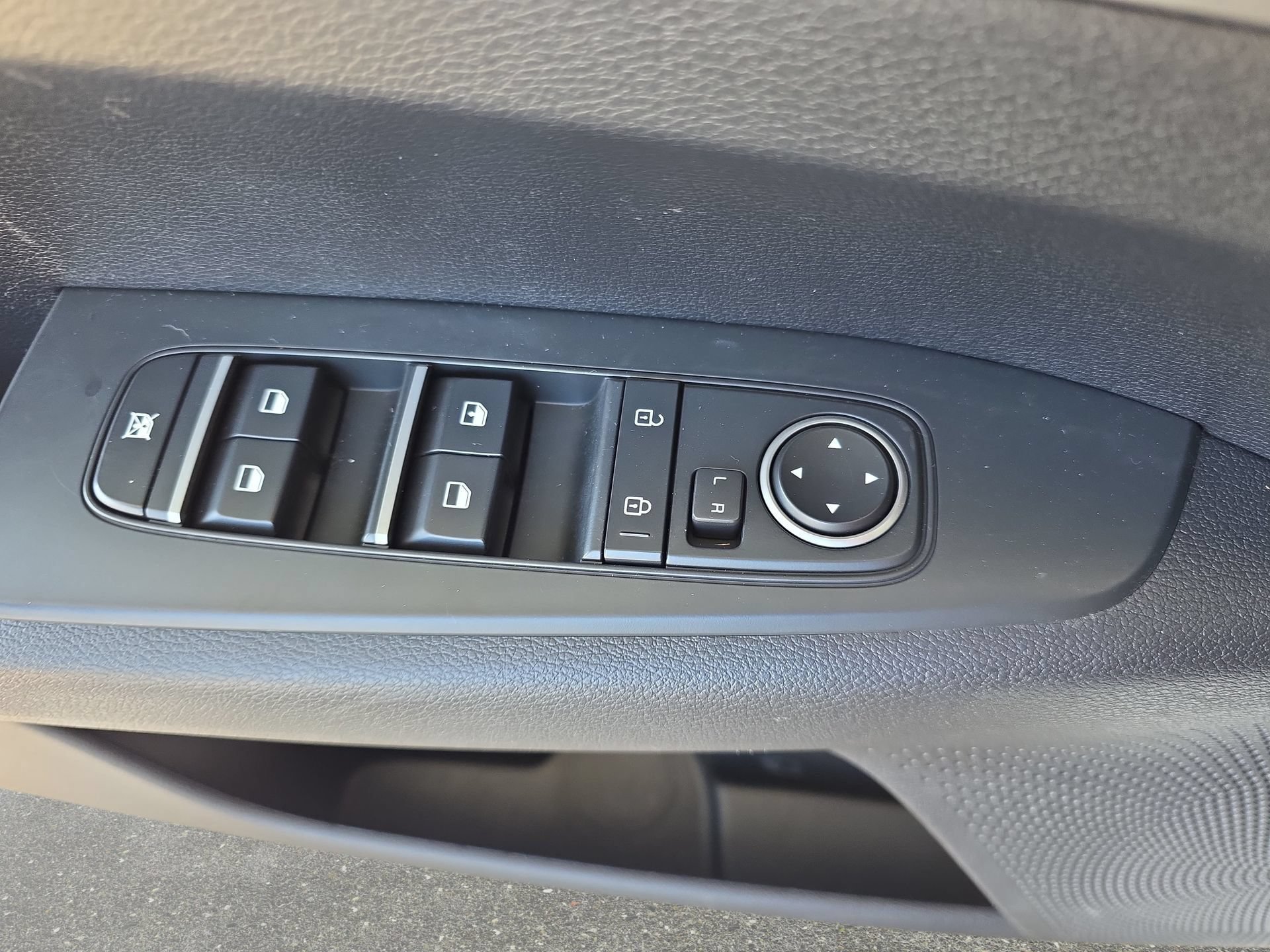 Used 2020 Kia Forte LXS FWD image 26