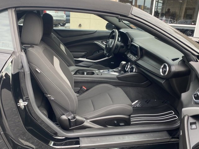 Used 2021 Chevrolet Camaro LT w/ RS Package image 30