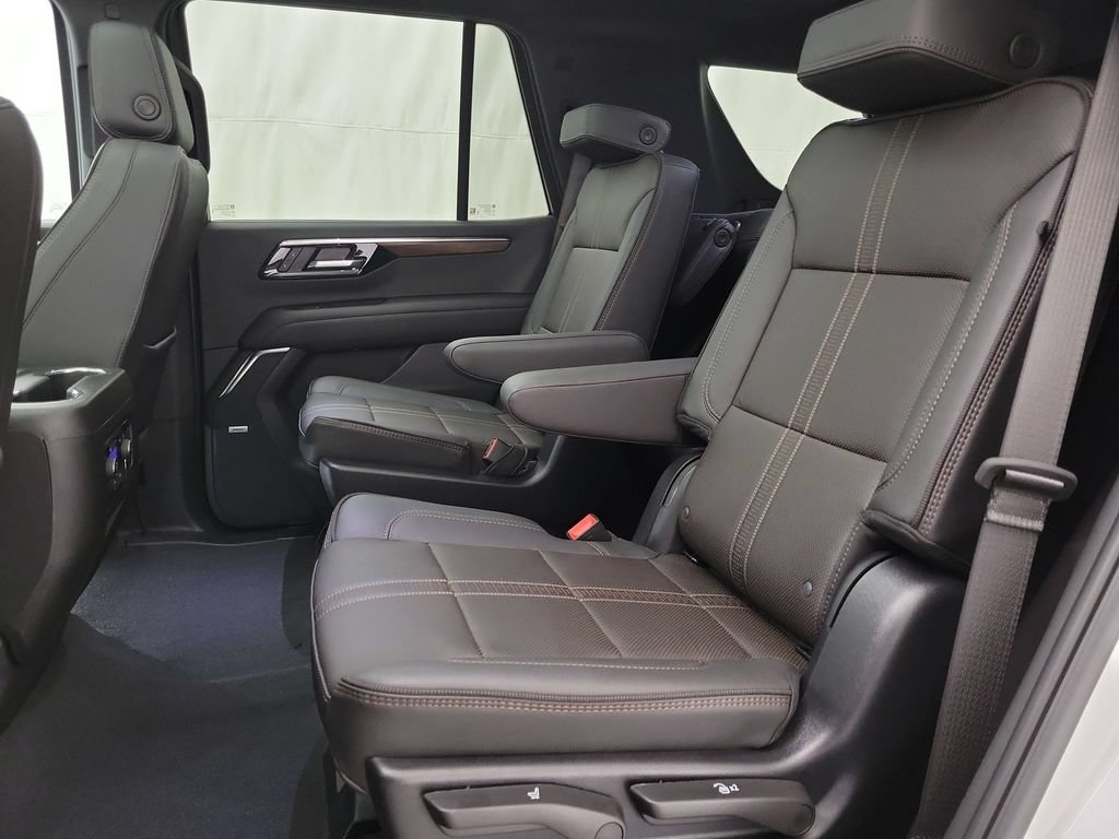 Certified 2025 Chevrolet Tahoe High Country w/ Sun And Tow Package AWD/4WD image 12