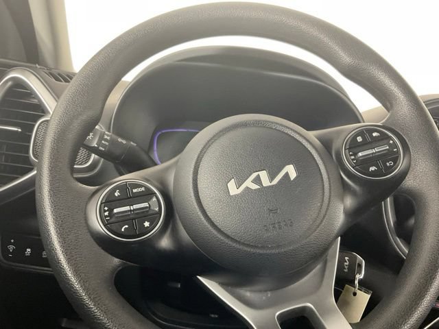 Used 2025 Kia Soul LX w/ LX Technology Package FWD image 19